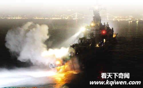 实拍日本驱逐舰与韩国货船相撞起大火事故现场 三海员受伤(组图15